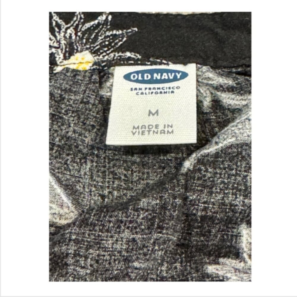 Old Navy Sunflower Lightweight V Neck Shirt - Picture 2 of 3